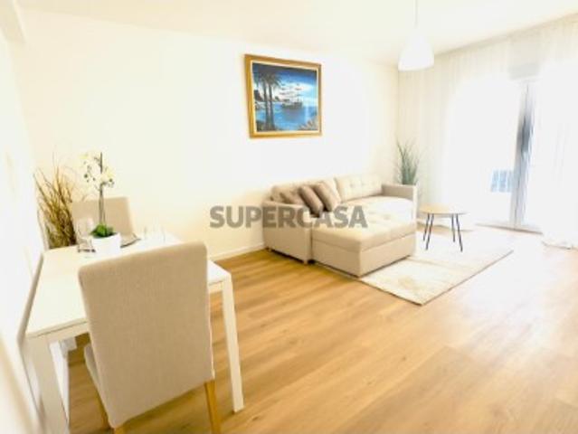 Apartamento T2 renovado,com 117 M2, no centro da cidade de Olhão