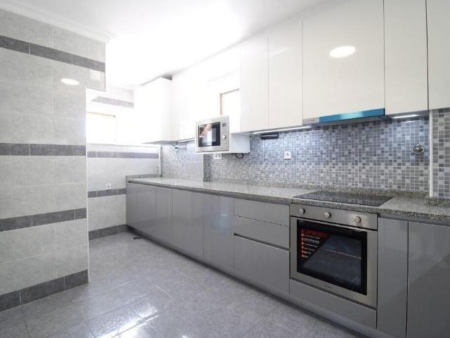 Apartamento T2 Renovado com Elevador e Varandas – Rio Tinto. 101m² Baguim Do Monte Rio Tinto