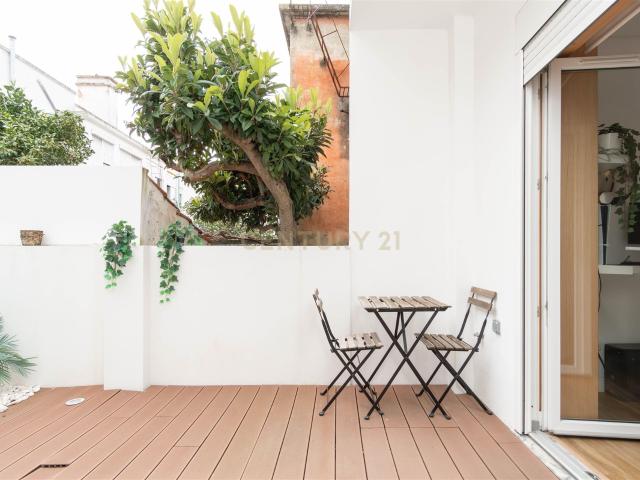 Encantador Apartamento T2 Renovado com Terraço na Pontinha 69m² Pontinha e famões