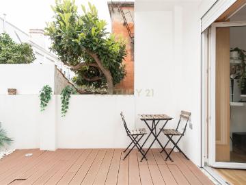 Apartamento T2 Renovado com Terraço na Pontinha 69m² Pontinha e famões