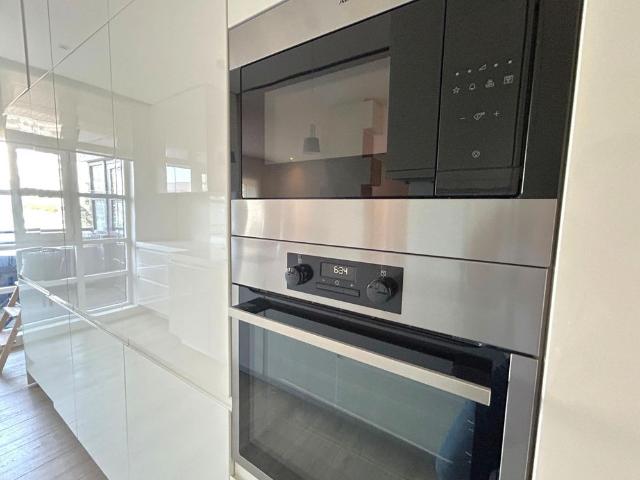 Apartamento T2 renovado com varanda e garagem | Mota Galiza