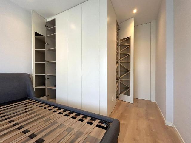 Apartamento T2 renovado com varanda e garagem | Mota Galiza