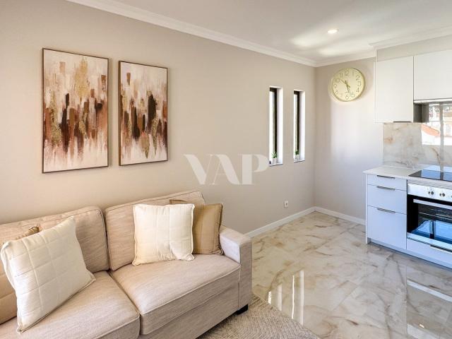 Apartamento T2 Renovado com Varanda em Montechoro, a Minutos. 56m² Albufeira e Olhos de Água