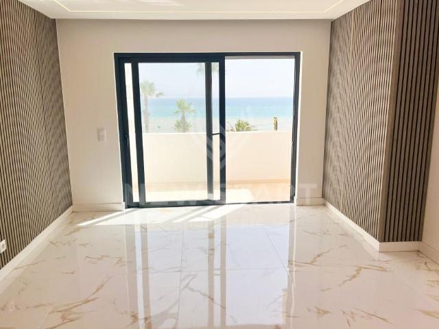 Apartamento T2 renovado com vista mar e garagem em Quarteira 0m² Quarteira