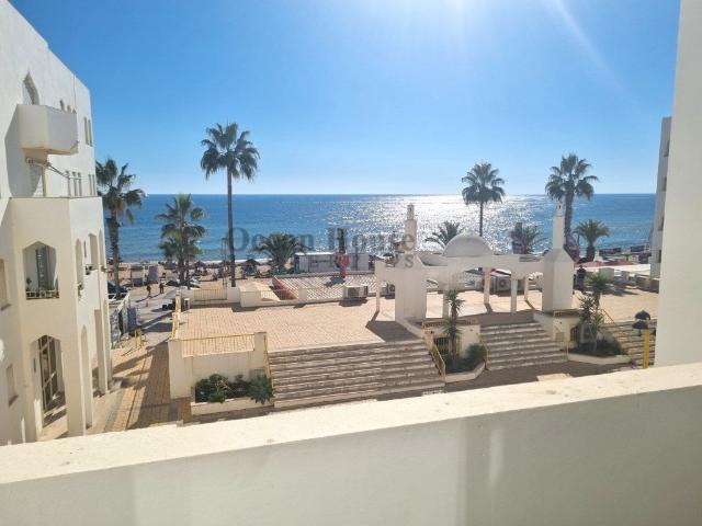Apartamento T2 renovado com vista mar e garagem Quarteira 87m² Quarteira