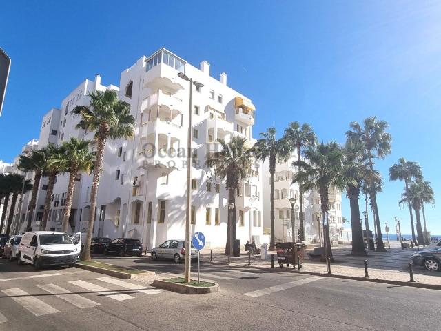 Apartamento T2 renovado com vista mar e garagem Quarteira 87m² Quarteira