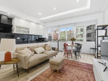 Apartamento T2 Renovado em Zona Premium de Lisboa