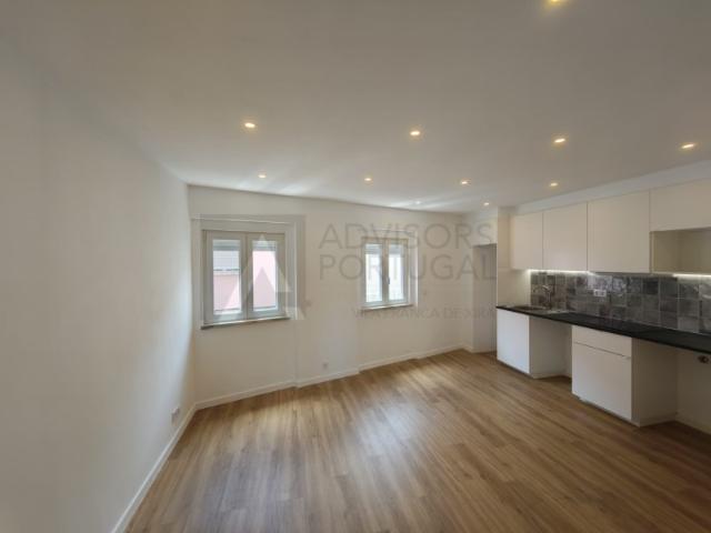 Apartamento T2 Renovado em Forte da Casa