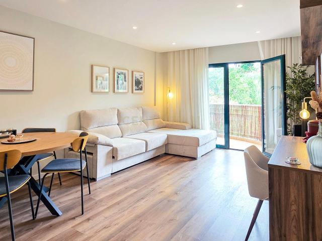 Apartamento T2 Renovado em Santo António