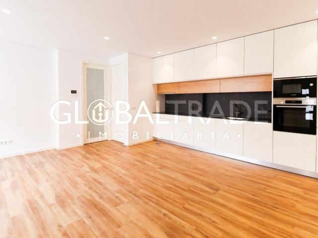 Apartamento T2 Renovado & Equipado em Alfena