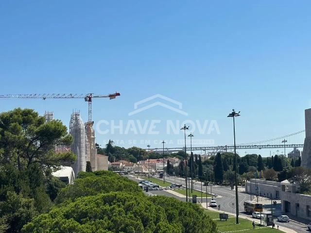 Apartamento T2 Renovado na Rua Martins Barata, na freguesia de Belém