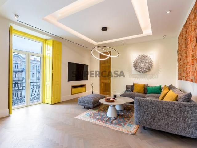 Apartamento T2 reabilitado, em Arroios, Lisboa