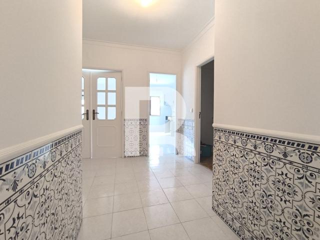 Apartamento T2 recuperado no Cacém