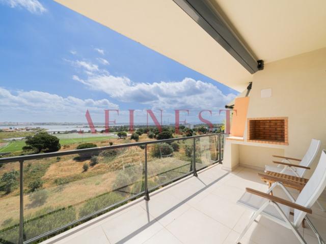 APARTAMENTO T2 RIVER TERRACES QUINTA DA TRINDADE SEIXAL VISTA TOTAL RIO +PISCINA / BENFICA CAMPUS