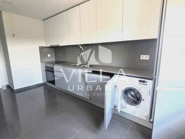 Apartamento T2 Semi Novo a 2 minutos do C. C. Rio Sul