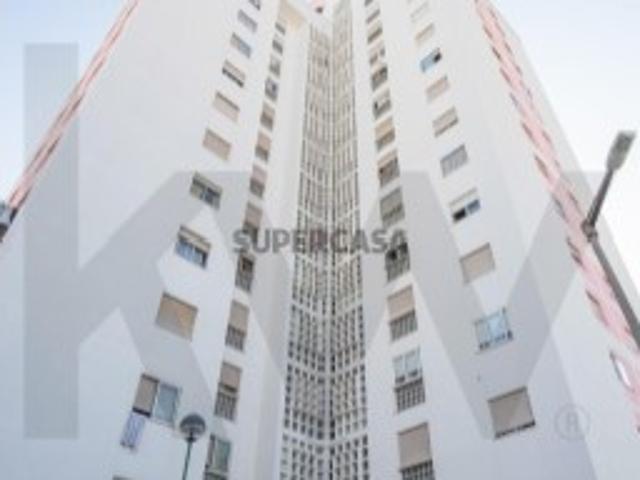Apartamento T2 | Sto António dos Cavaleiros | Venda |