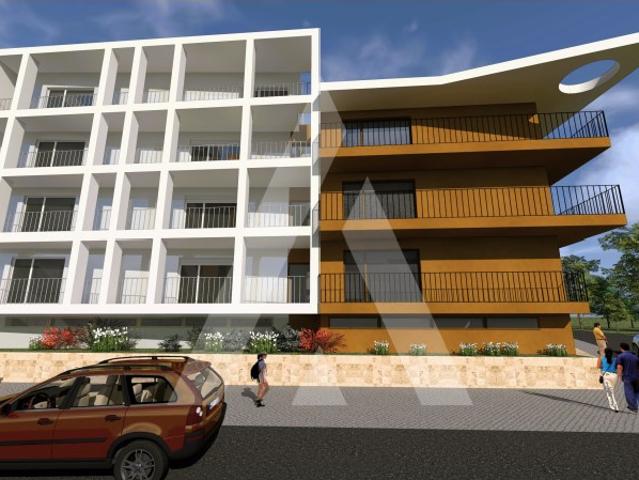 Apartamento T2+Arrumos