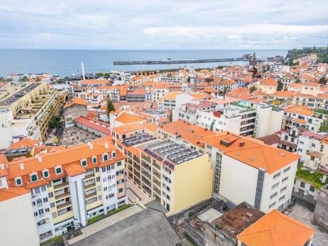 Apartamento T3+1 3 Suites NO CENTRO DO FUNCHAL Para Venda 181m² Santa Maria Maior Funchal