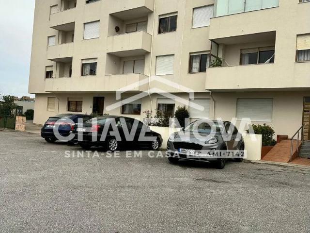 Apartamento T3+1 c/ Lugar de Garagem em Arcozelo Miramar