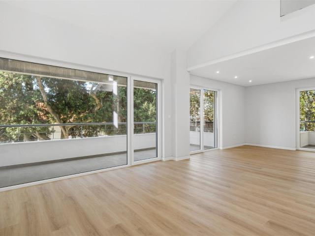 Apartamento T3+1 c/ Mezanine, Centro Carcavelos 208m² Carcavelos e Parede