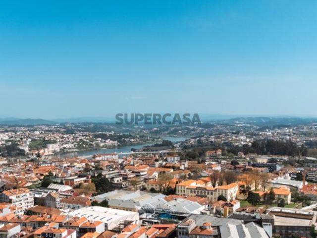 Apartamento T3+1 com área exterior em pleno centro da cidade do Porto