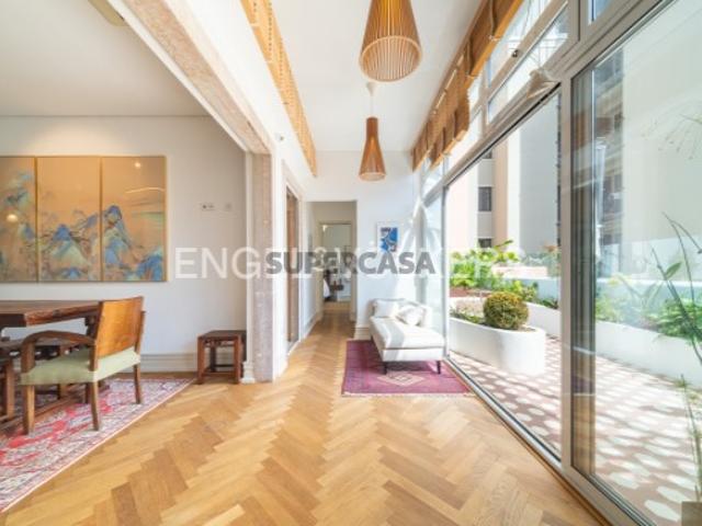 Apartamento T3+1 com Terraço Ajardinado na Avenida da Liberdade