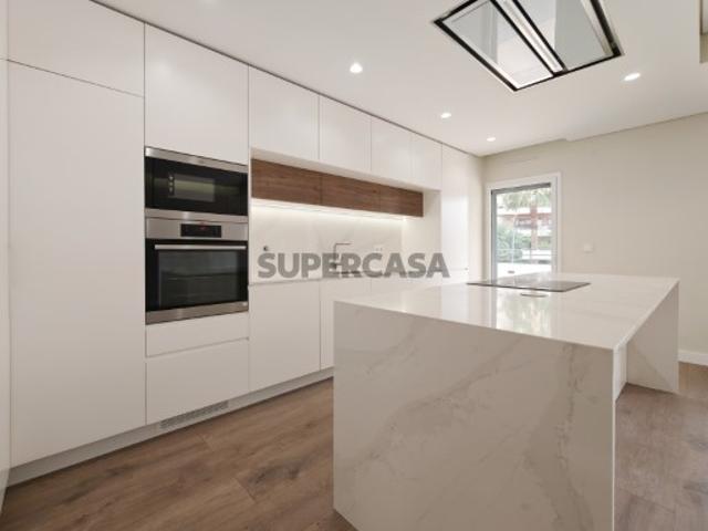 Apartamento T3+1 T4 com Terraço e Garagem para 4 Carros Colinas do Cruzeiro, Odivelas