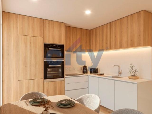 Apartamento T3+1 com Terraço Privado