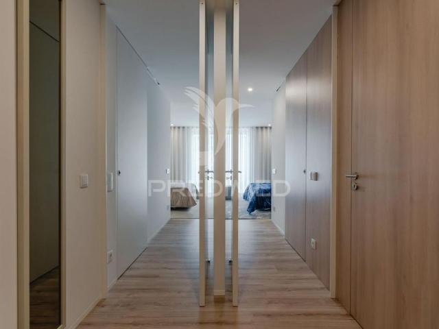 Apartamento t3+1 com três suítes mobilado _real, braga