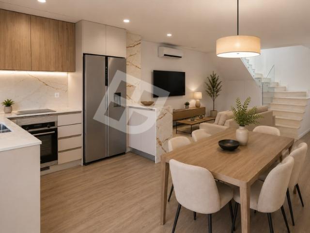 Apartamento T3+1 Duplex na Praia da Barra | Vista Mar, Terraço Exclusivo e 3 Suítes