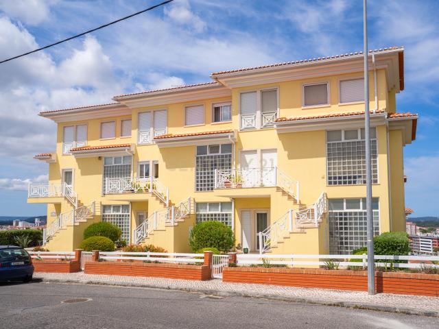 Apartamento T3+1 Duplex| 2 minutos do Centro de Caldas da Rainha