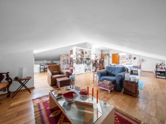 Apartamento T3+1 em condomínio fechado, com piscina, em Cascais
