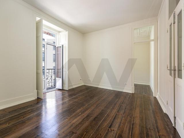 Apartamento T3+1 em Campo de Ourique Elegância e Conforto. 132m² Campo de Ourique