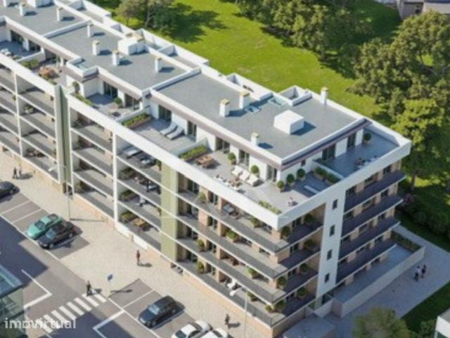Apartamento duplex T2+1 com terraços e estacionamento, Montijo