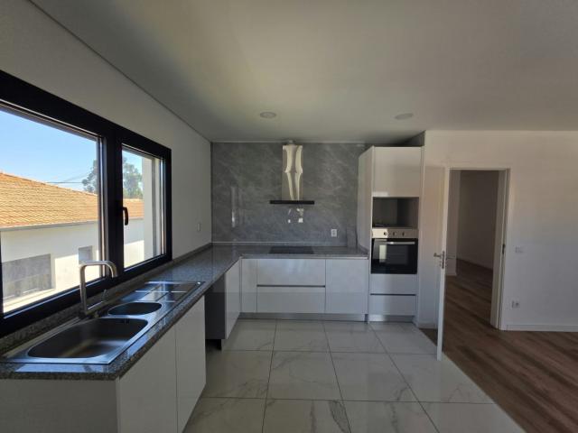 Apartamento T3+1 em Fiães para Arrendamento