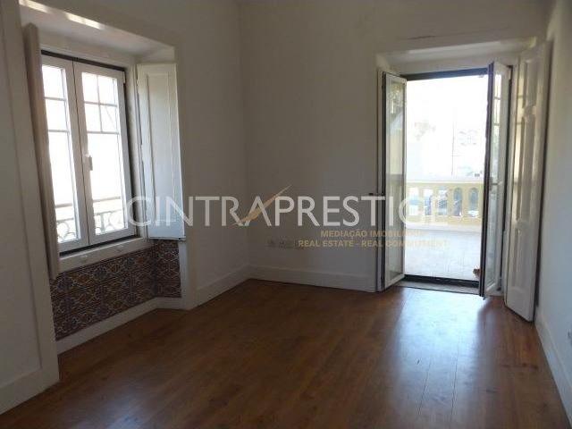 Apartamento T3+1 em Lisboa