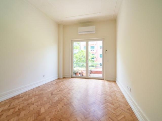 Apartamento T3+1 em Lisboa
