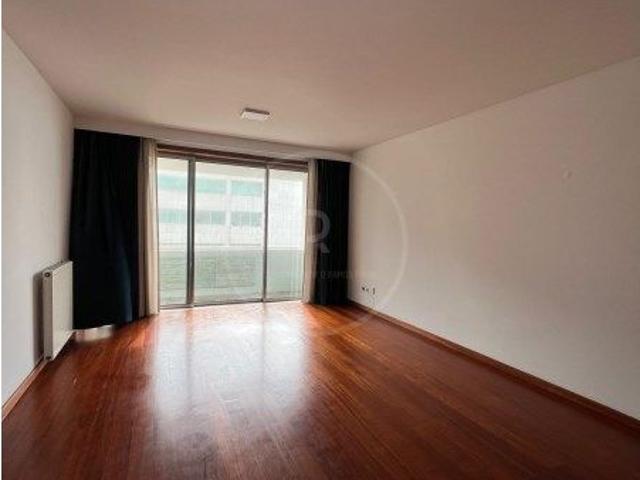Apartamento T3+1 em Porto