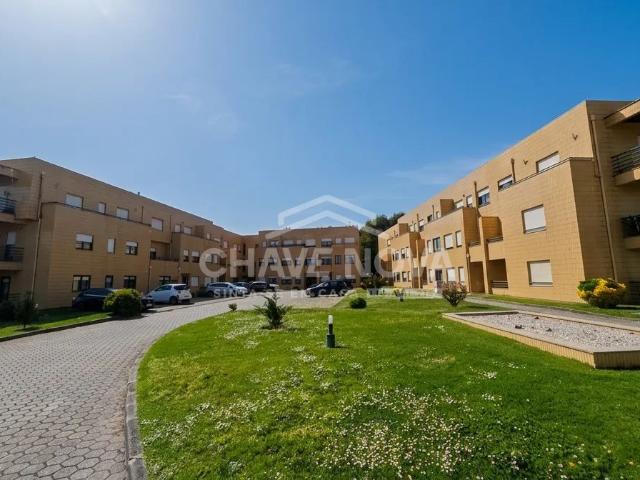 Apartamento T3+1 localizado em Pedroso