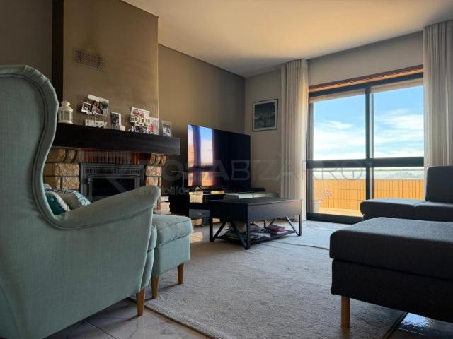 Apartamento T3+1 no Centro de Oliveira de Azeméis Terraço Privativo e Excelente Luminosidade