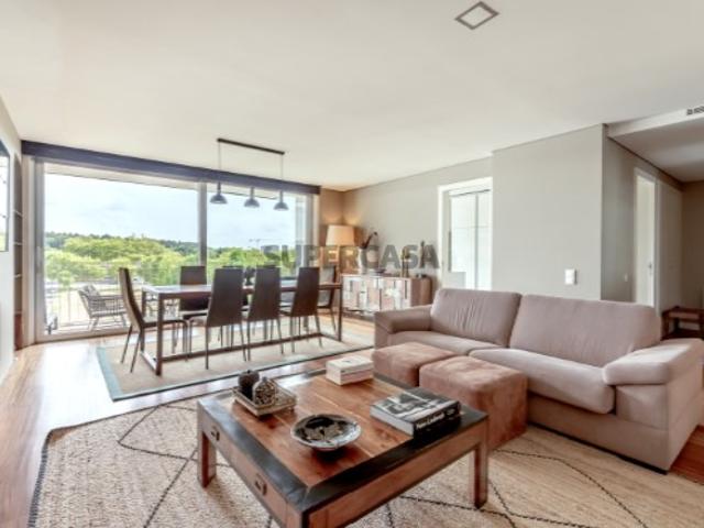 Apartamento T3+1 no Edifício do Parque, em Matosinhos, Porto