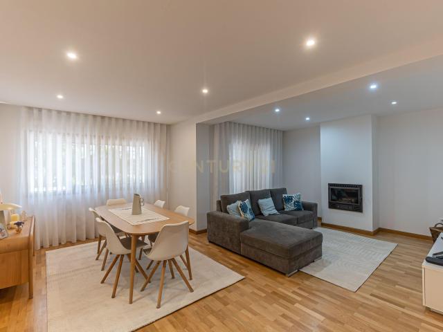 Apartamento T3+1 na Av. Adelino Amaro da Costa – Forca, Aveiro