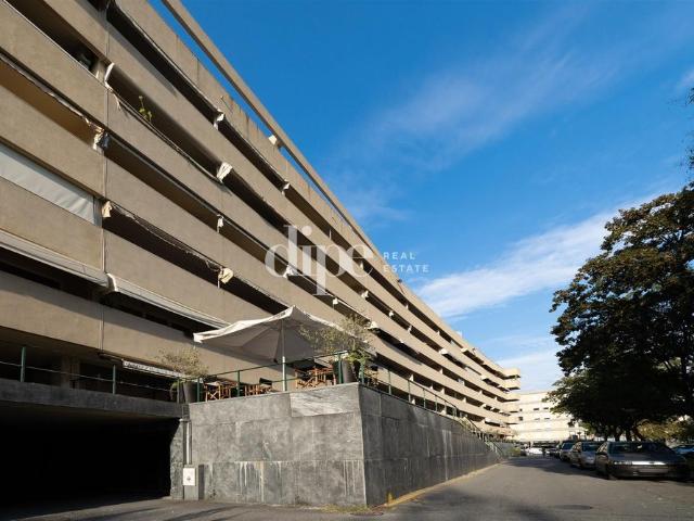 Apartamento T3+1 na Av. de Londres