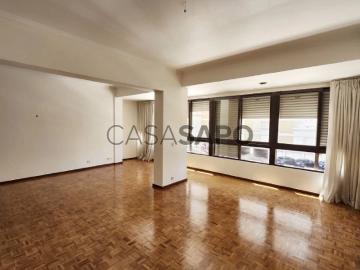 Apartamento T3+1 para alugar em Loures