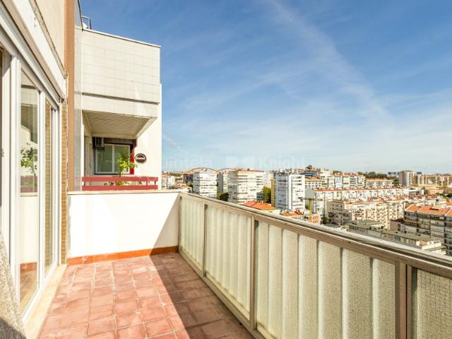 Apartamento T3+1 para arrendamento, em Benfica