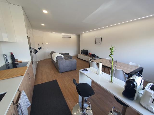 Apartamento T3+1 para arrendamento em Santa Marta de Portuzelo