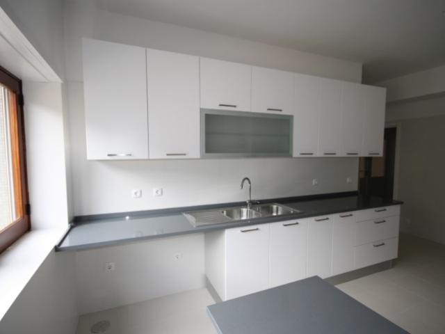 Apartamento T3+1 remodelado, no centro de Coimbra