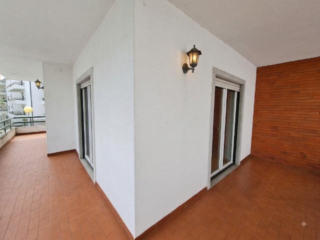 Apartamento T3+1 | Varanda | Terraço | 3 frentes | Vista de Montanha | Garagem | 216m2 |