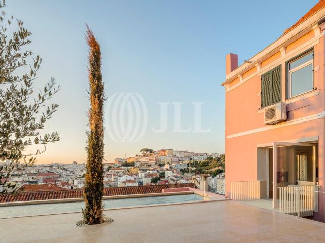 Apartamento T3+2 com jardim, em pleno Castelo, Lisboa 270m² Santa Maria Maior