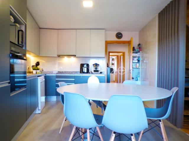 Apartamento T3+2 Canelas